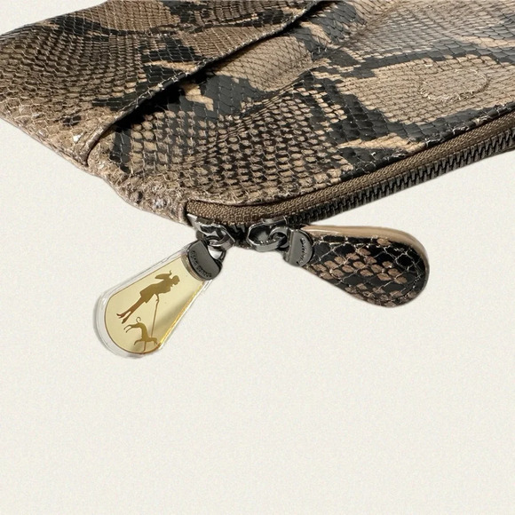 Henri Bendel Debutante Clutch - Picture 3 of 8